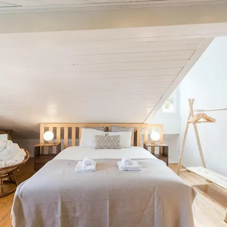 Alfama Tale Four-bedroom W/ River View - By Lu Holidays