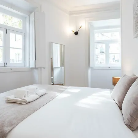 Alfama Tale Four-bedroom W/ River View - By Lu Holidays Apartman